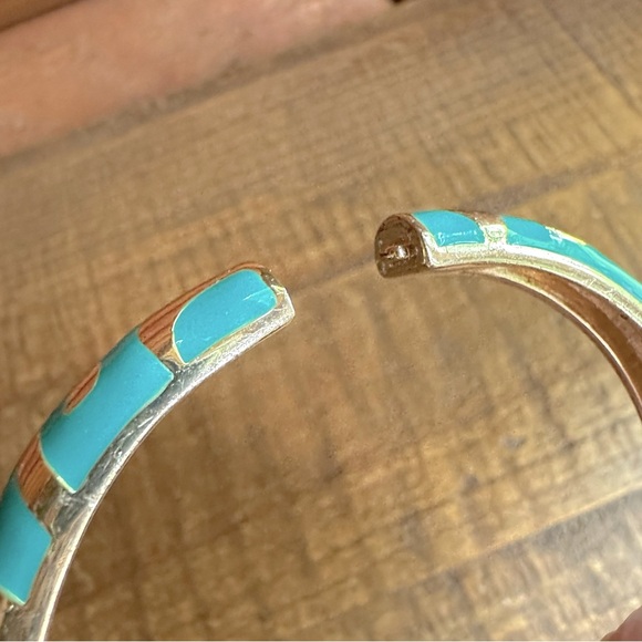 Turquoise Enameled Bangle Bracelet Clamper Style & Gold Tone Swirls Stack - Picture 7 of 7